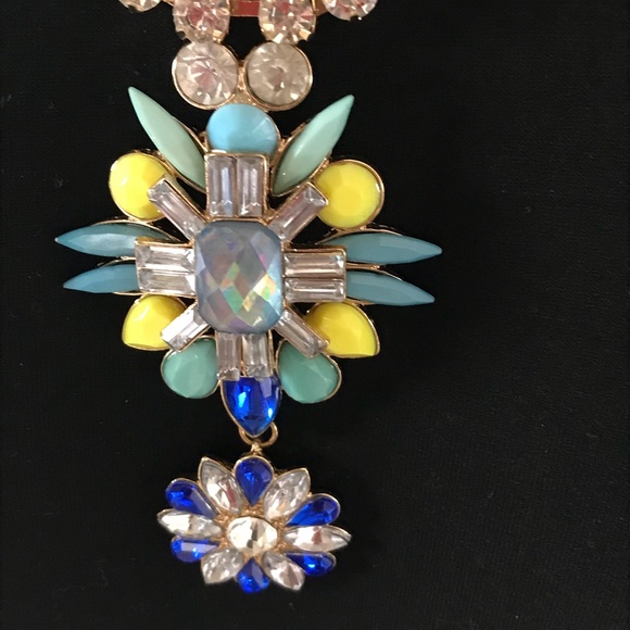 Necklace gold pastel flowers statement jewelry - Picture 5 of 7